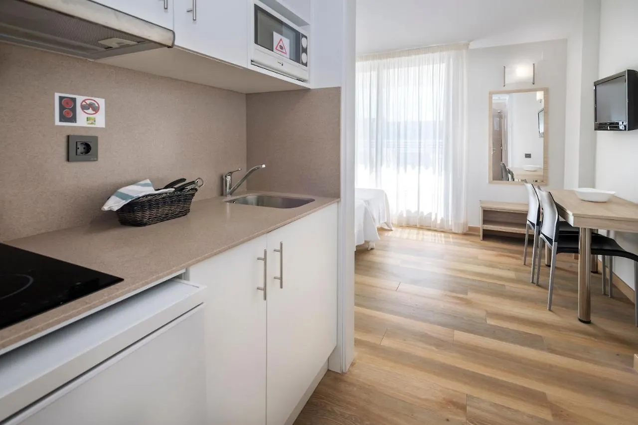 Aparthotel Marinada Salou 2*,